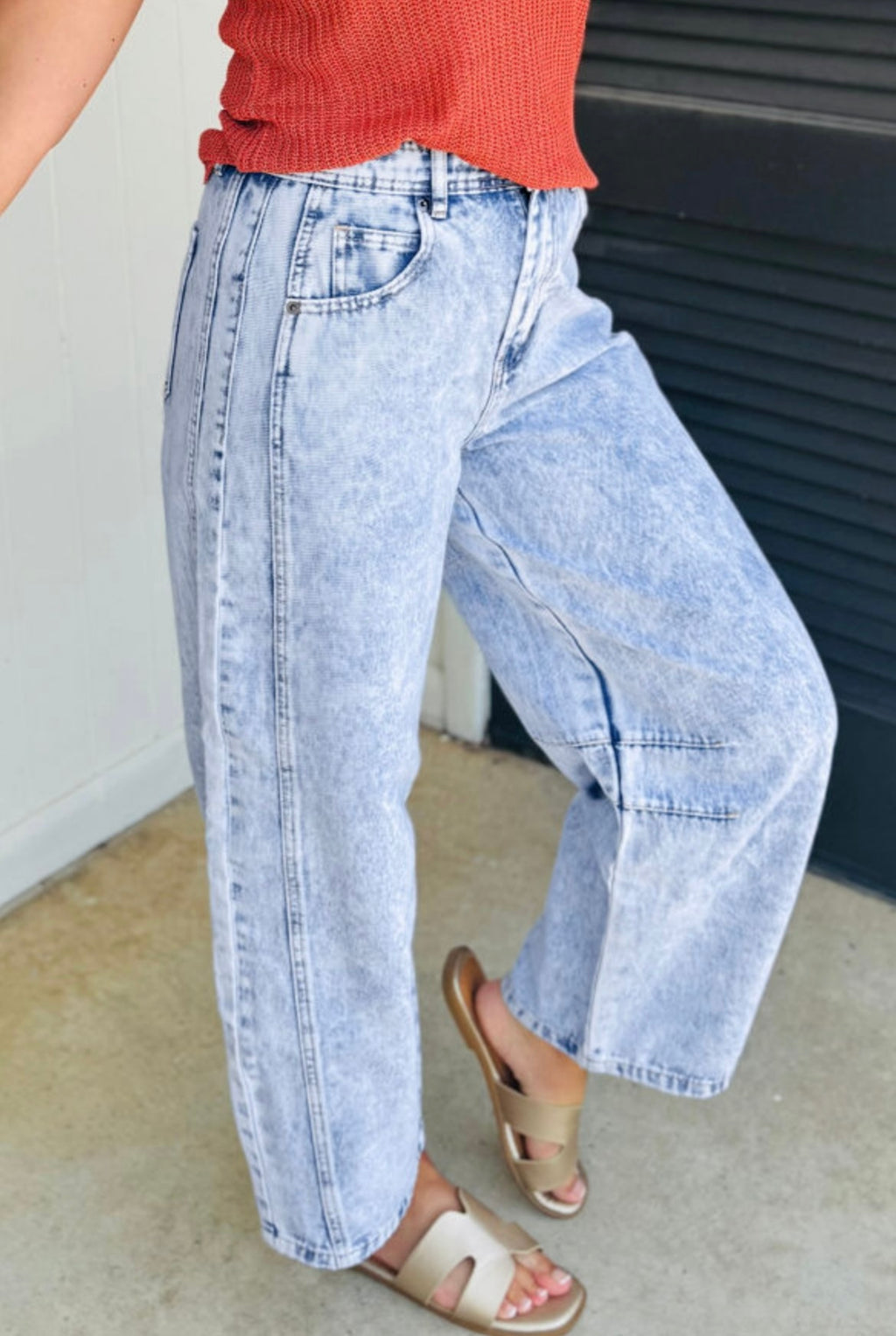 Light Washed Pull on Barrel Jeans